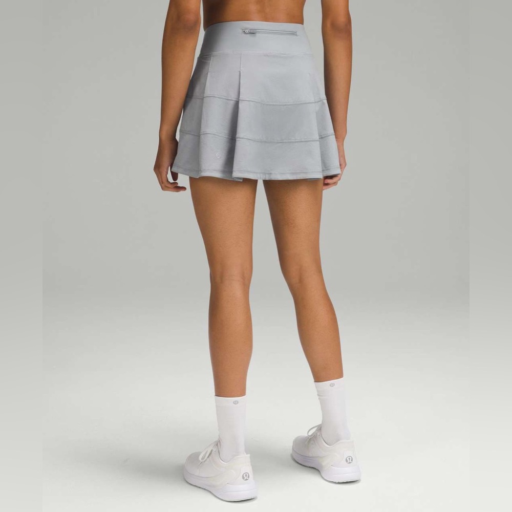 Lululemon Pace Rival Mid-Rise Skirt
Rhino Grey Size 14